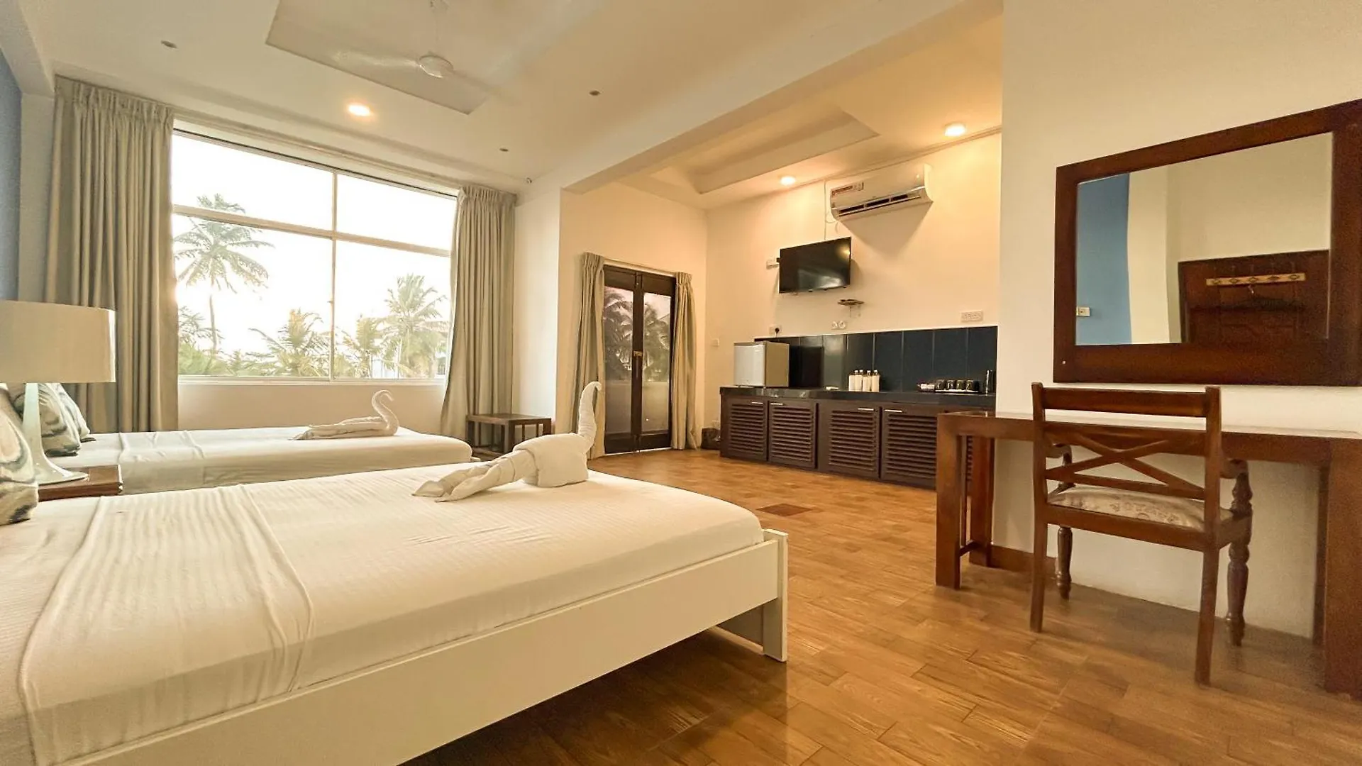 Hotel Blue Sea Negombo